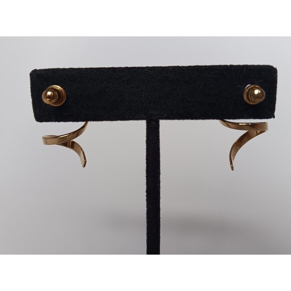 MONET Vintage 1” Gold Tone Swirl Drop Earrings - Picture 2 of 13